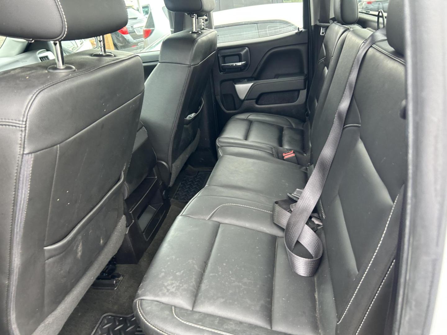 2016 White Chevrolet Silverado 1500 LT Double Cab 4WD (1GCVKREC4GZ) with an 5.3L V8 OHV 16V engine, 6A transmission, located at 1687 Business 35 S, New Braunfels, TX, 78130, (830) 625-7159, 29.655487, -98.051491 - Photo#11