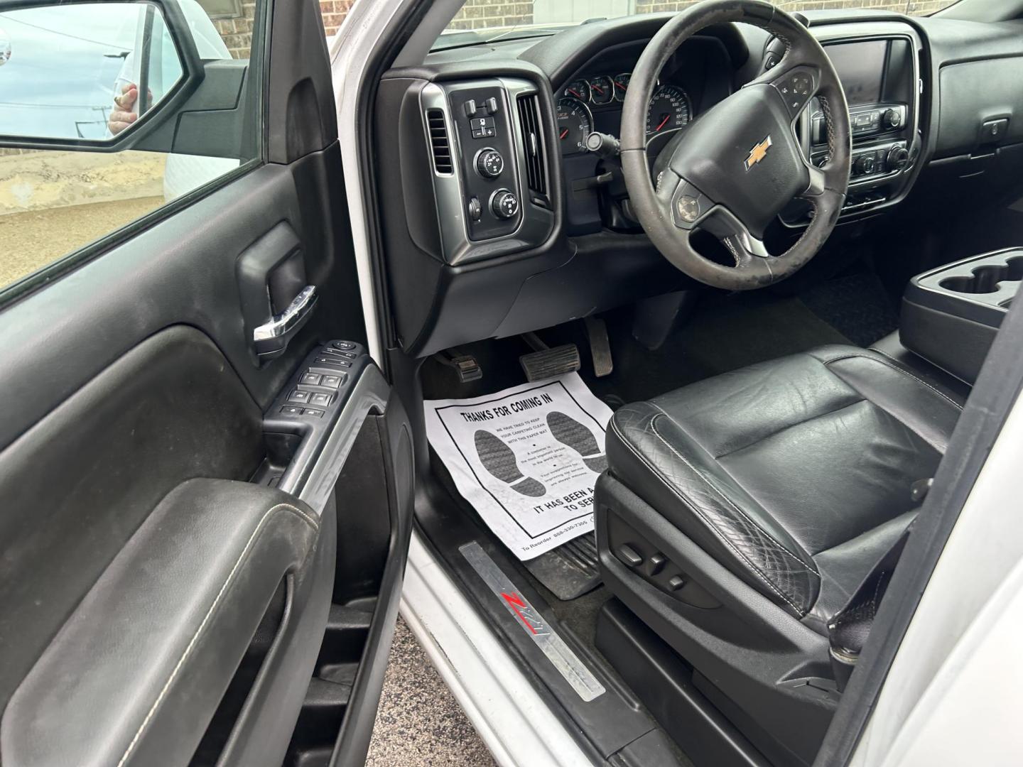 2016 White Chevrolet Silverado 1500 LT Double Cab 4WD (1GCVKREC4GZ) with an 5.3L V8 OHV 16V engine, 6A transmission, located at 1687 Business 35 S, New Braunfels, TX, 78130, (830) 625-7159, 29.655487, -98.051491 - Photo#12