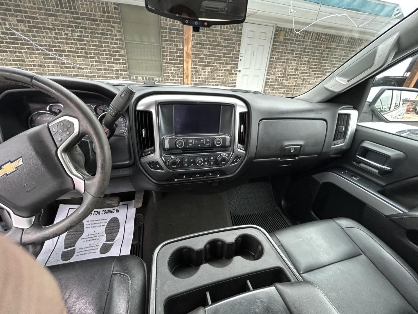 2016 White Chevrolet Silverado 1500 LT Double Cab 4WD (1GCVKREC4GZ) with an 5.3L V8 OHV 16V engine, 6A transmission, located at 1687 Business 35 S, New Braunfels, TX, 78130, (830) 625-7159, 29.655487, -98.051491 - Photo#15