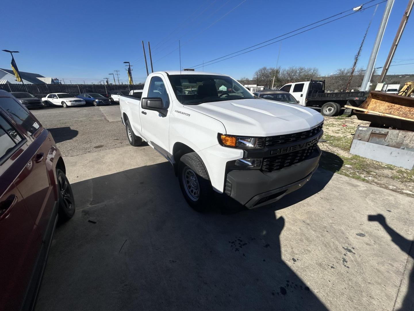 2021 White Chevrolet Silverado 1500 Work Truck 2WD (3GCNWAEH2MG) with an 4.3L V6 engine, 6A transmission, located at 1687 Business 35 S, New Braunfels, TX, 78130, (830) 625-7159, 29.655487, -98.051491 - Photo#1