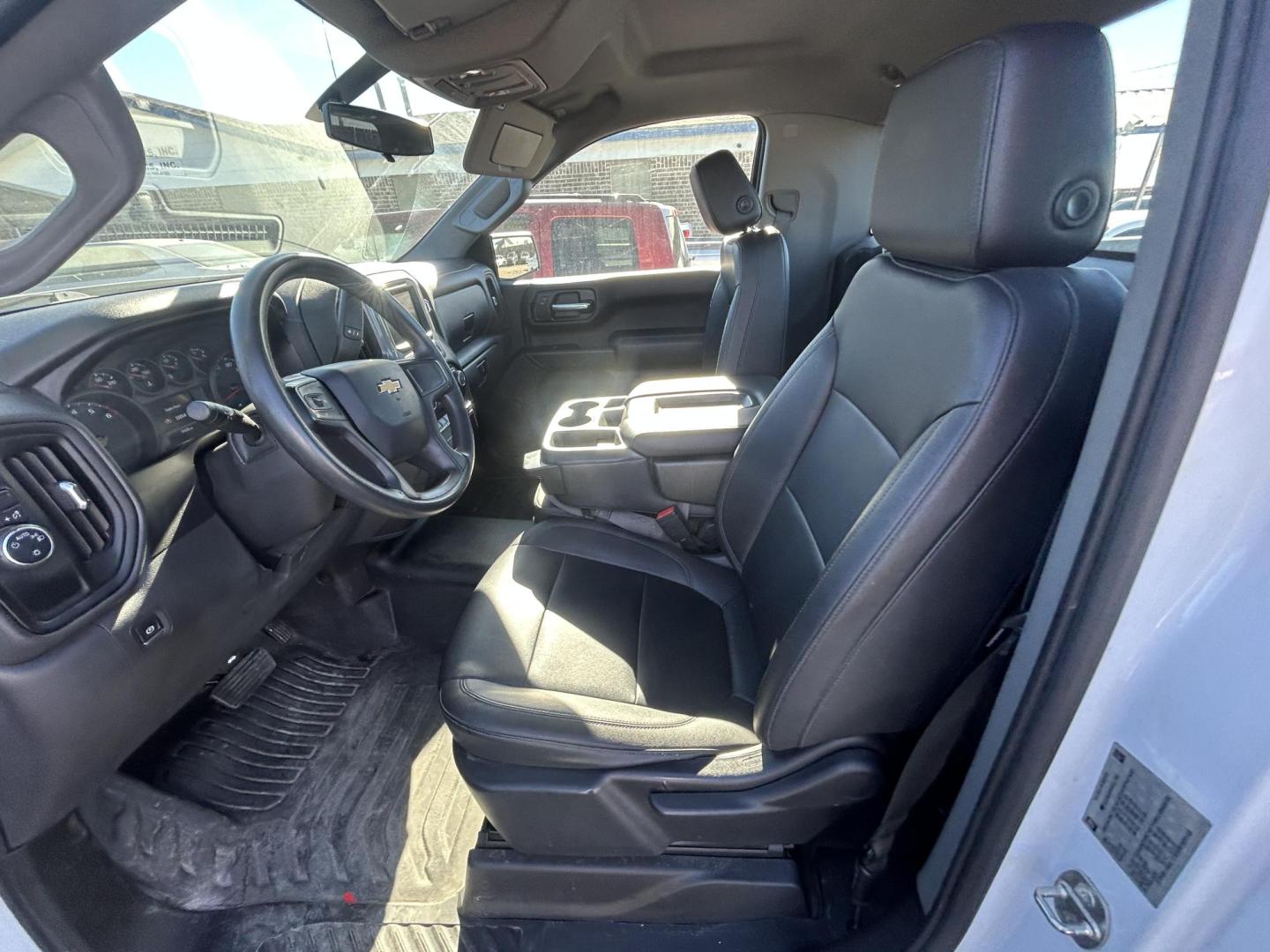 2021 White Chevrolet Silverado 1500 Work Truck 2WD (3GCNWAEH2MG) with an 4.3L V6 engine, 6A transmission, located at 1687 Business 35 S, New Braunfels, TX, 78130, (830) 625-7159, 29.655487, -98.051491 - Photo#7