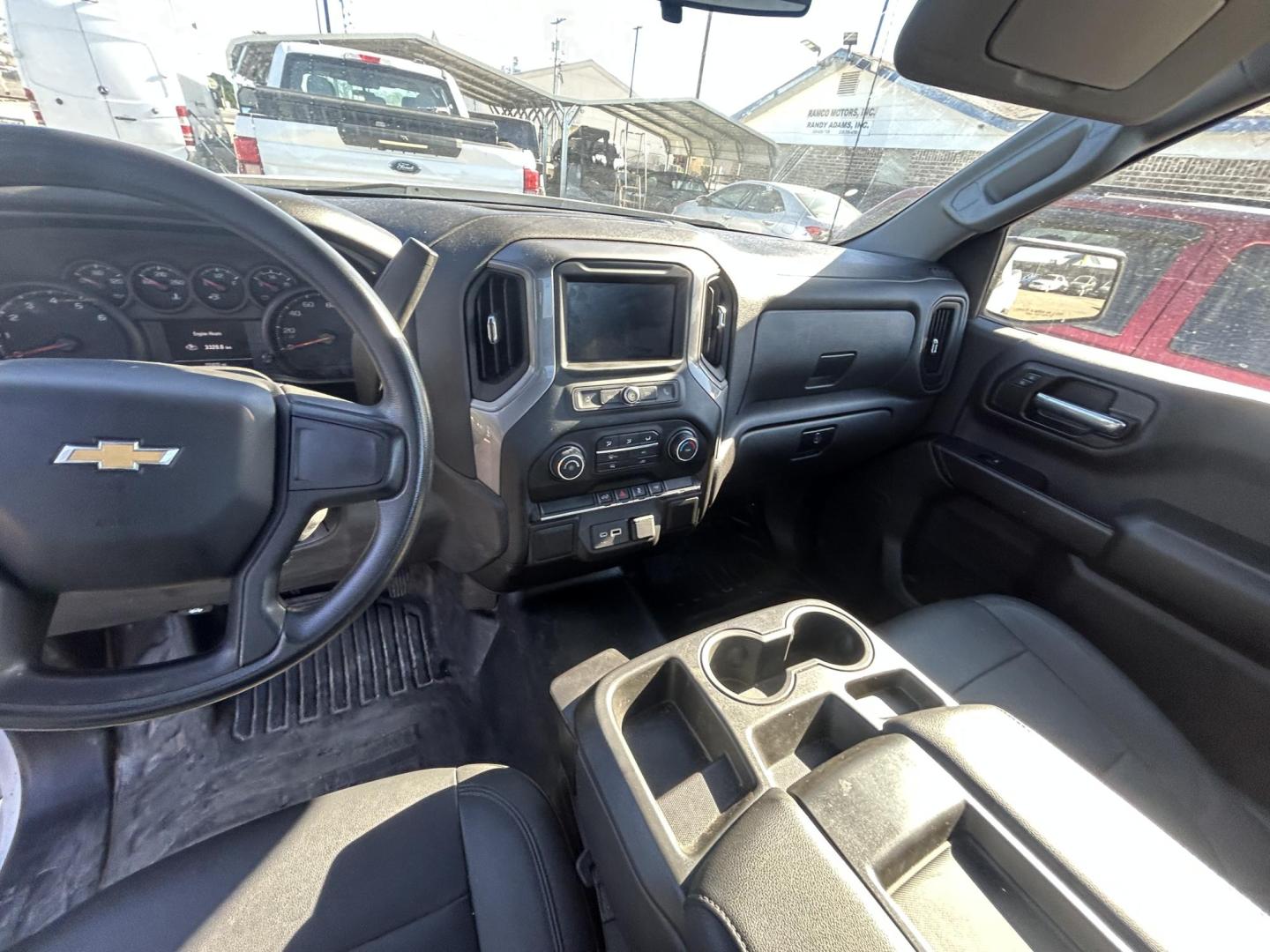 2021 White Chevrolet Silverado 1500 Work Truck 2WD (3GCNWAEH2MG) with an 4.3L V6 engine, 6A transmission, located at 1687 Business 35 S, New Braunfels, TX, 78130, (830) 625-7159, 29.655487, -98.051491 - Photo#9