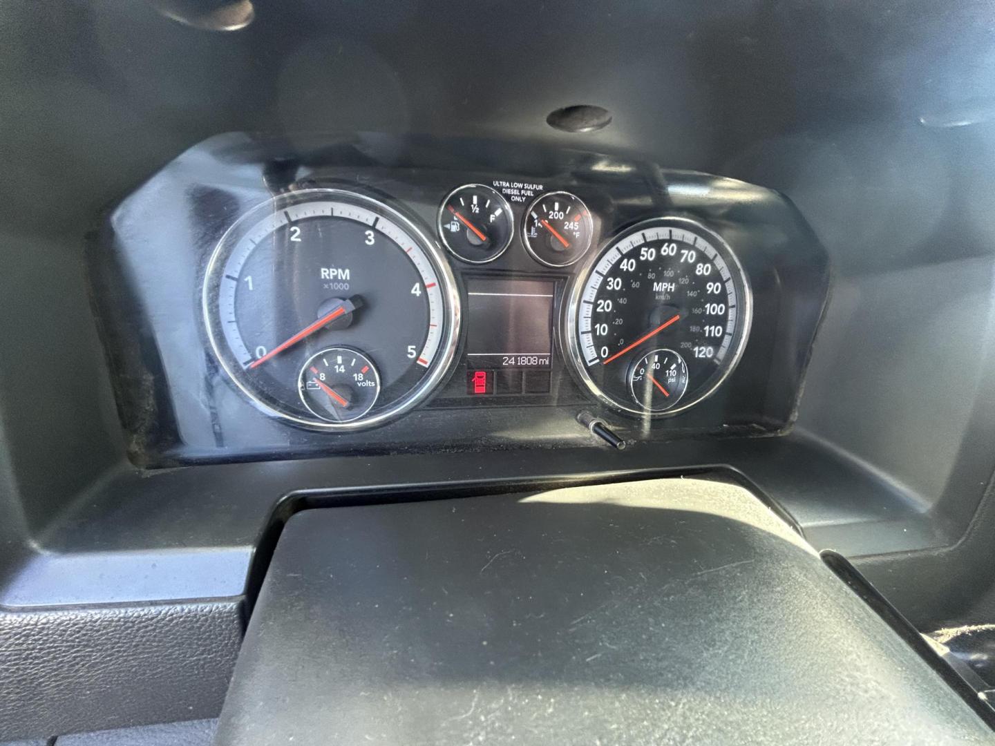 2012 White Dodge Ram 3500 Laramie Crew Cab LWB 4WD DRW (3C63DRJL4CG) with an 6.7L L6 OHV 24V TURBO DIESEL engine, 6-Speed Automatic transmission, located at 1687 Business 35 S, New Braunfels, TX, 78130, (830) 625-7159, 29.655487, -98.051491 - Photo#12