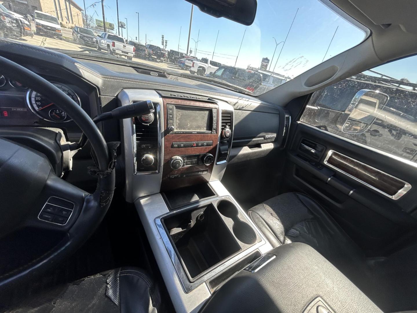 2012 White Dodge Ram 3500 Laramie Crew Cab LWB 4WD DRW (3C63DRJL4CG) with an 6.7L L6 OHV 24V TURBO DIESEL engine, 6-Speed Automatic transmission, located at 1687 Business 35 S, New Braunfels, TX, 78130, (830) 625-7159, 29.655487, -98.051491 - Photo#13