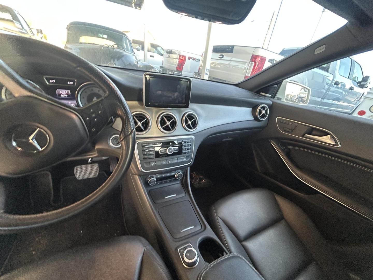 2014 White Mercedes-Benz CLA-Class CLA250 (WDDSJ4EB5EN) with an 2.0L L4 DOHC 16V engine, 7-Speed Automatic transmission, located at 1687 Business 35 S, New Braunfels, TX, 78130, (830) 625-7159, 29.655487, -98.051491 - Photo#12