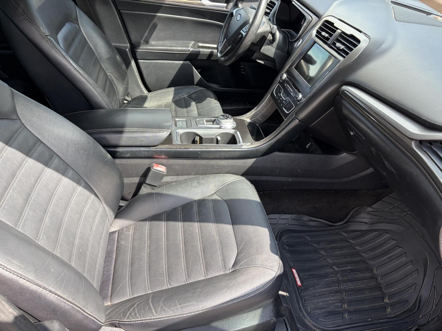 2018 Black Ford Fusion Energi SE (3FA6P0PU9JR) with an 2.0L L4 DOHC 16V HYBRID engine, CVT transmission, located at 1687 Business 35 S, New Braunfels, TX, 78130, (830) 625-7159, 29.655487, -98.051491 - Photo#2