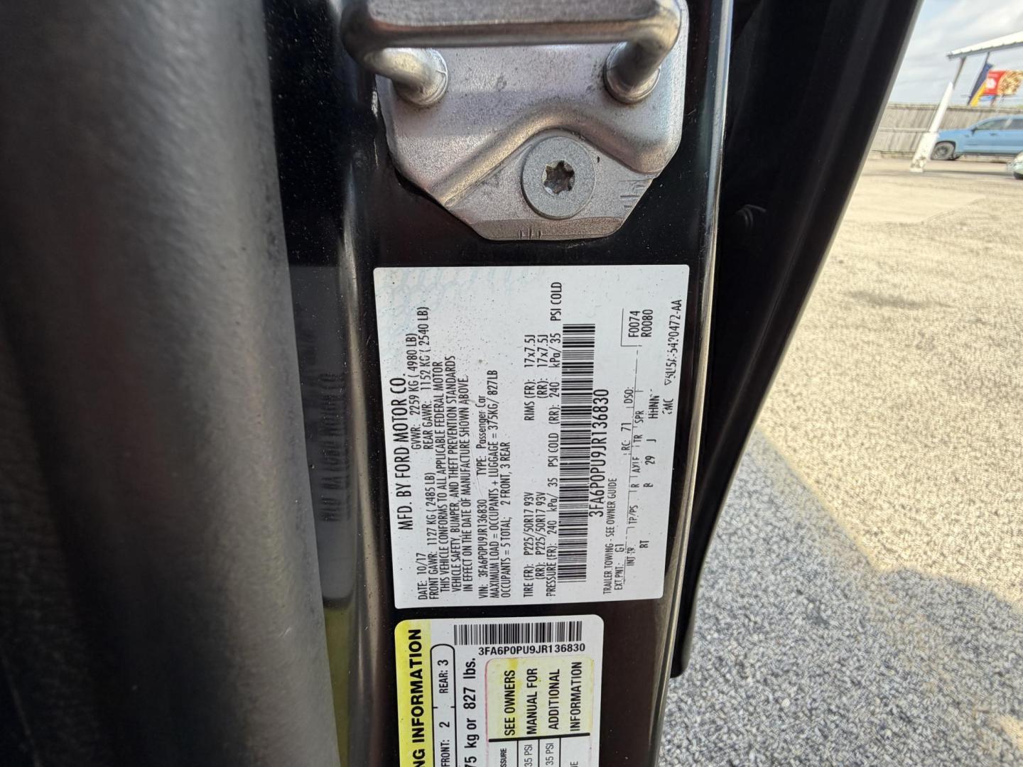 2018 Black Ford Fusion Energi SE (3FA6P0PU9JR) with an 2.0L L4 DOHC 16V HYBRID engine, CVT transmission, located at 1687 Business 35 S, New Braunfels, TX, 78130, (830) 625-7159, 29.655487, -98.051491 - Photo#13