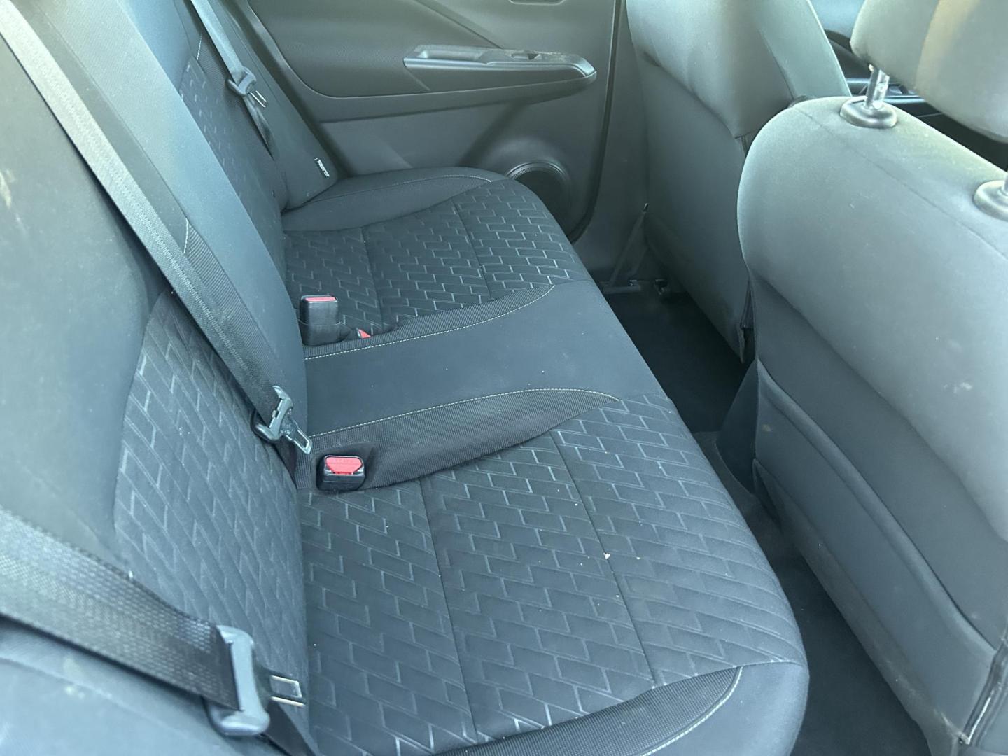 2022 White Nissan Kicks S (3N1CP5BV5NL) with an 1.6L L4 engine, CVT transmission, located at 1687 Business 35 S, New Braunfels, TX, 78130, (830) 625-7159, 29.655487, -98.051491 - Photo#4