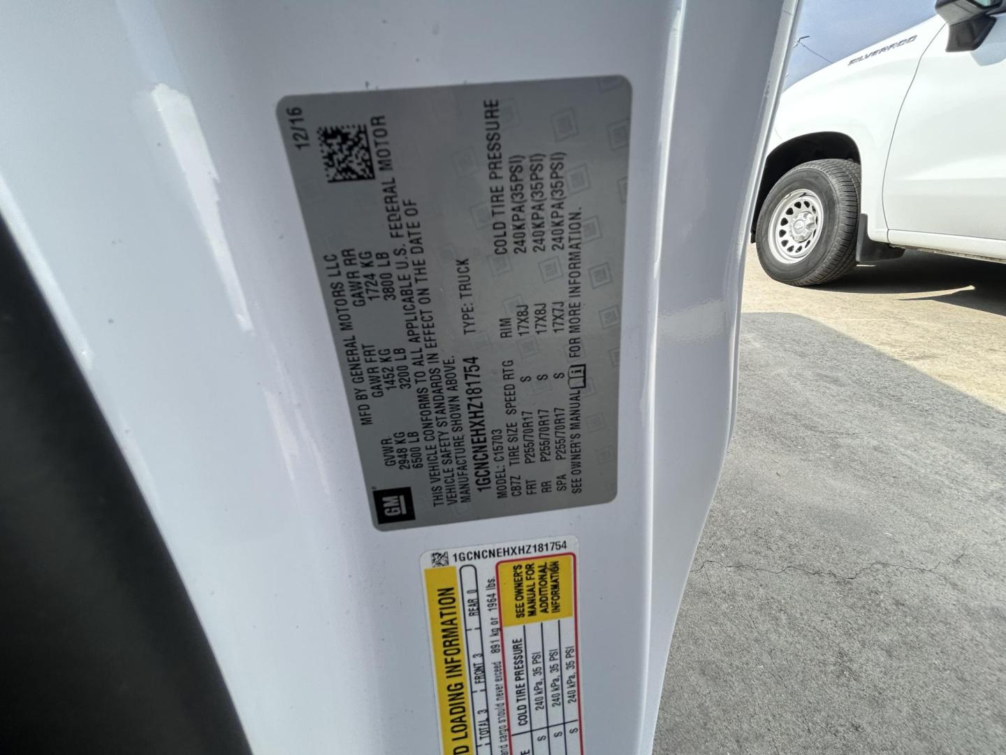 2017 White Chevrolet Silverado 1500 Work Truck 2WD (1GCNCNEHXHZ) with an 4.3L V6 engine, 6A transmission, located at 1687 Business 35 S, New Braunfels, TX, 78130, (830) 625-7159, 29.655487, -98.051491 - Photo#12