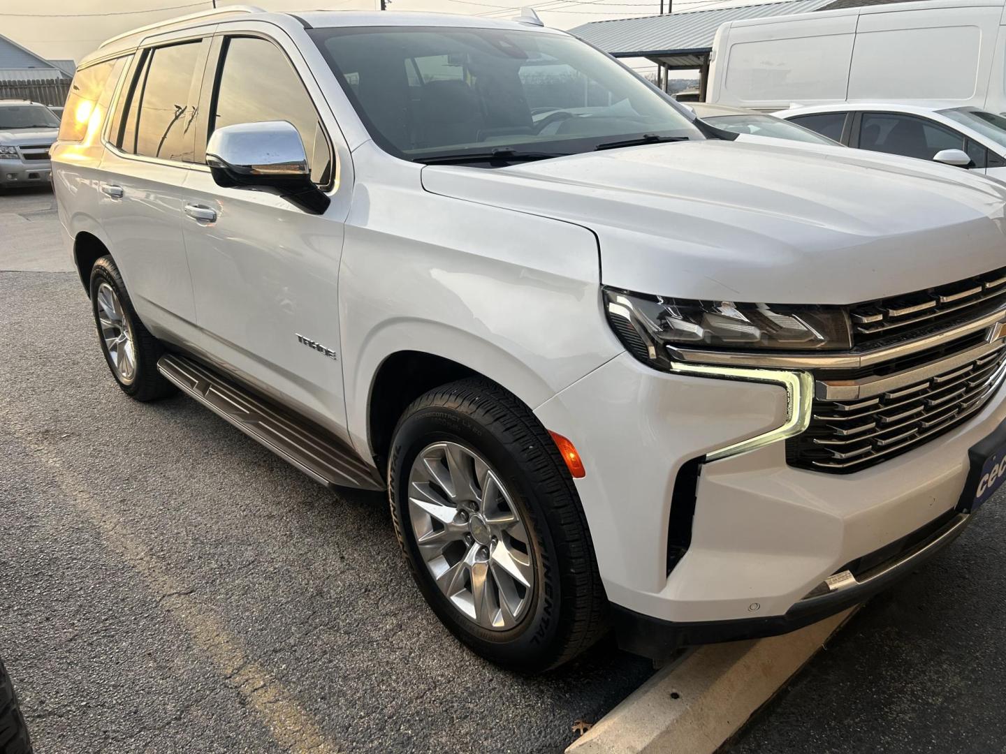 2021 White Chevrolet Tahoe Premier (1GNSCSKD6MR) with an 5.3L V8 OHV 16V engine, 10A transmission, located at 1687 Business 35 S, New Braunfels, TX, 78130, (830) 625-7159, 29.655487, -98.051491 - Photo#1