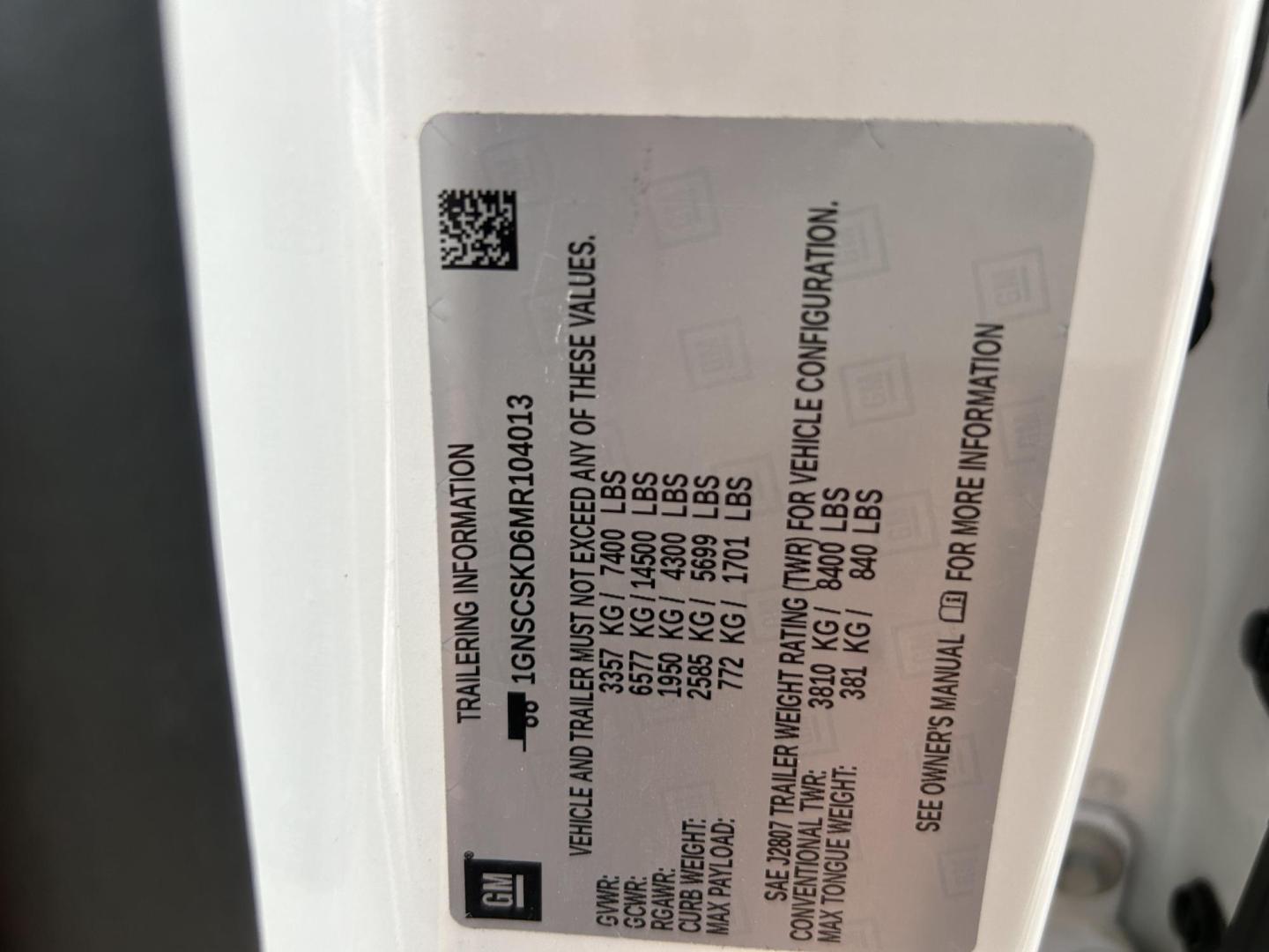 2021 White Chevrolet Tahoe Premier (1GNSCSKD6MR) with an 5.3L V8 OHV 16V engine, 10A transmission, located at 1687 Business 35 S, New Braunfels, TX, 78130, (830) 625-7159, 29.655487, -98.051491 - Photo#16