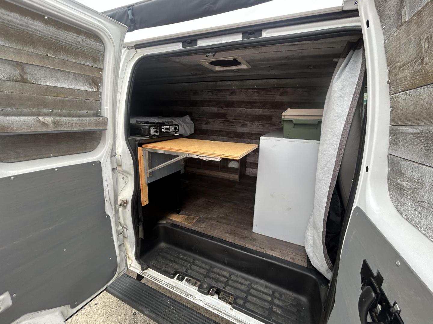 2014 White GMC Savana G2500 Extended Cargo CAMPER CONVERSION (1GTW7GCA3E1) with an 4.8L V8 OHV 16V FFV engine, 6-Speed Automatic transmission, located at 1687 Business 35 S, New Braunfels, TX, 78130, (830) 625-7159, 29.655487, -98.051491 - Photo#5