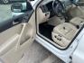2016 White Volkswagen Tiguan SE (WVGAV7AX2GW) with an 2.0L L4 DOHC 16V TURBO engine, 6A transmission, located at 1687 Business 35 S, New Braunfels, TX, 78130, (830) 625-7159, 29.655487, -98.051491 - Photo#9