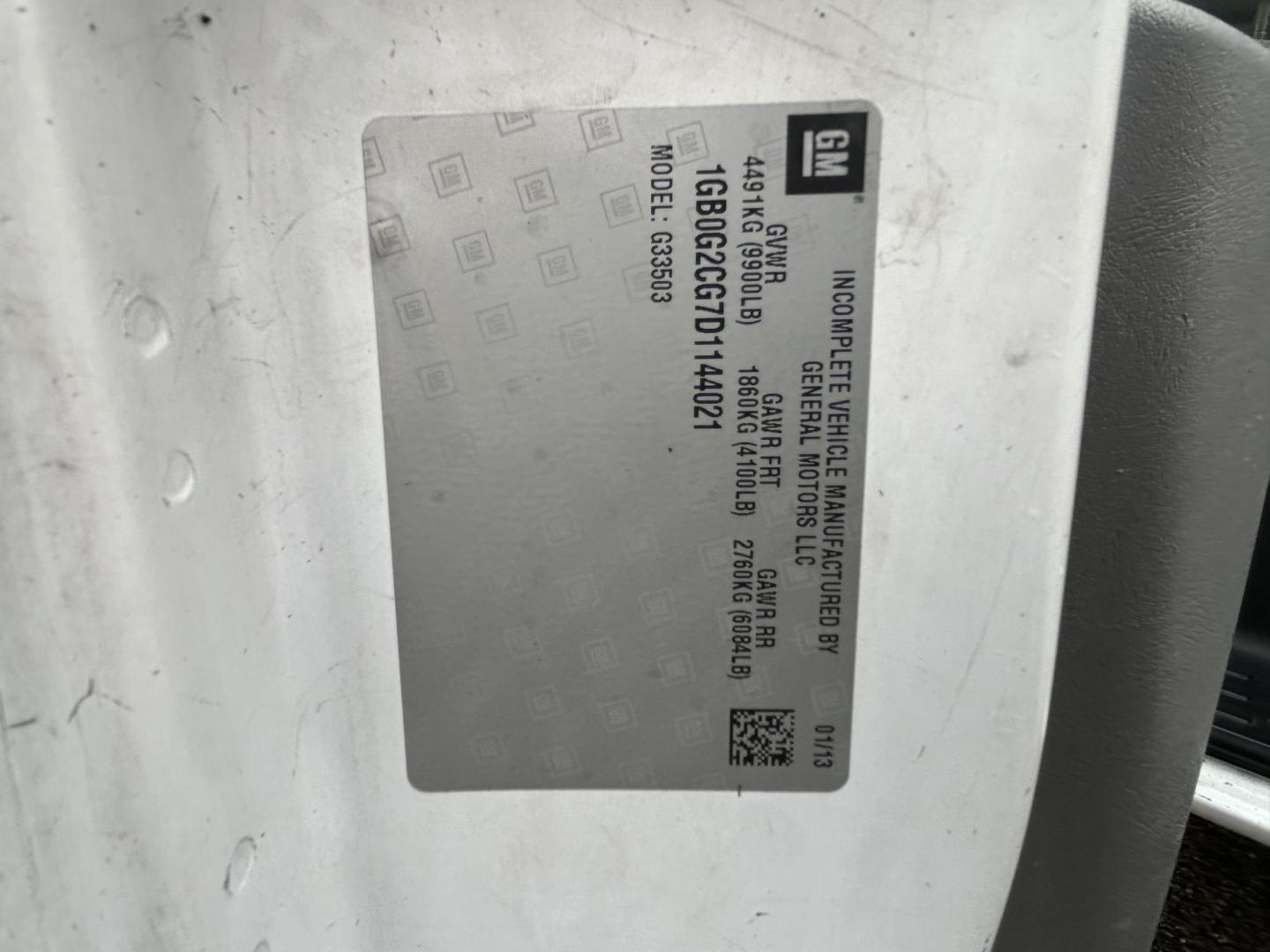 2013 White Chevrolet Express G3500 (1GB0G2CG7D1) with an 6.0L V8 OHV 16V FFV engine, 6-Speed Automatic transmission, located at 1687 Business 35 S, New Braunfels, TX, 78130, (830) 625-7159, 29.655487, -98.051491 - Photo#12