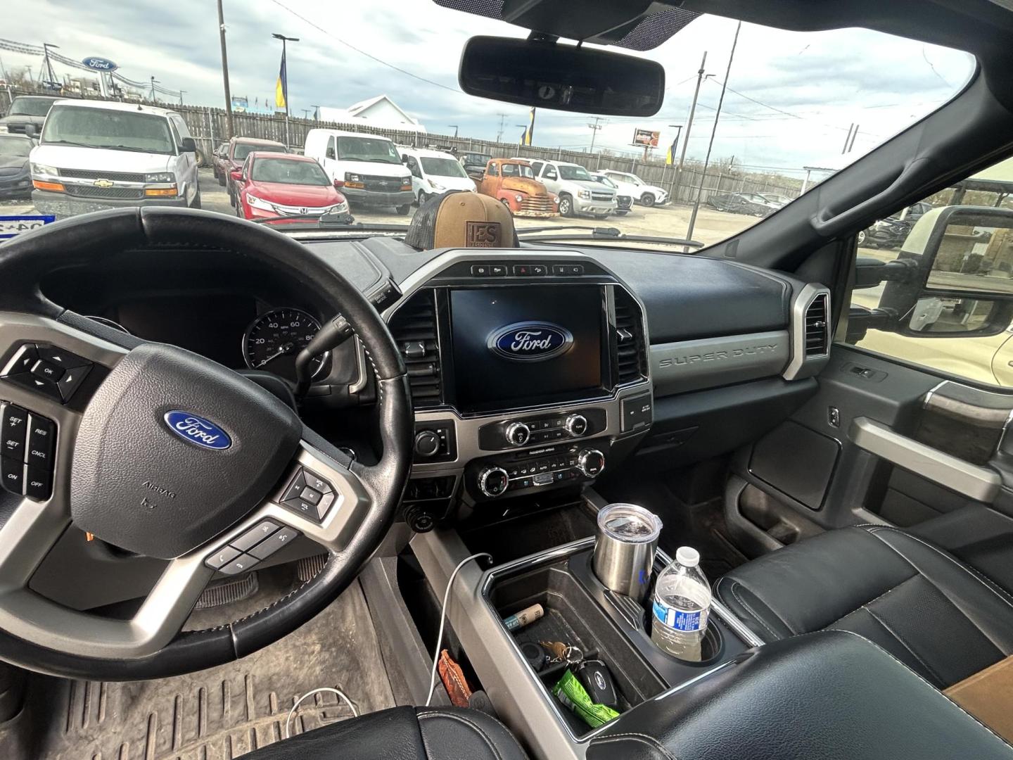 2022 White Ford F-350 SD Larait Crew Cab Long Bed DRW 4WD (1FT8W3DT9NE) with an 6.7L V8 OHV 16V DIESEL engine, 6A transmission, located at 1687 Business 35 S, New Braunfels, TX, 78130, (830) 625-7159, 29.655487, -98.051491 - Photo#12