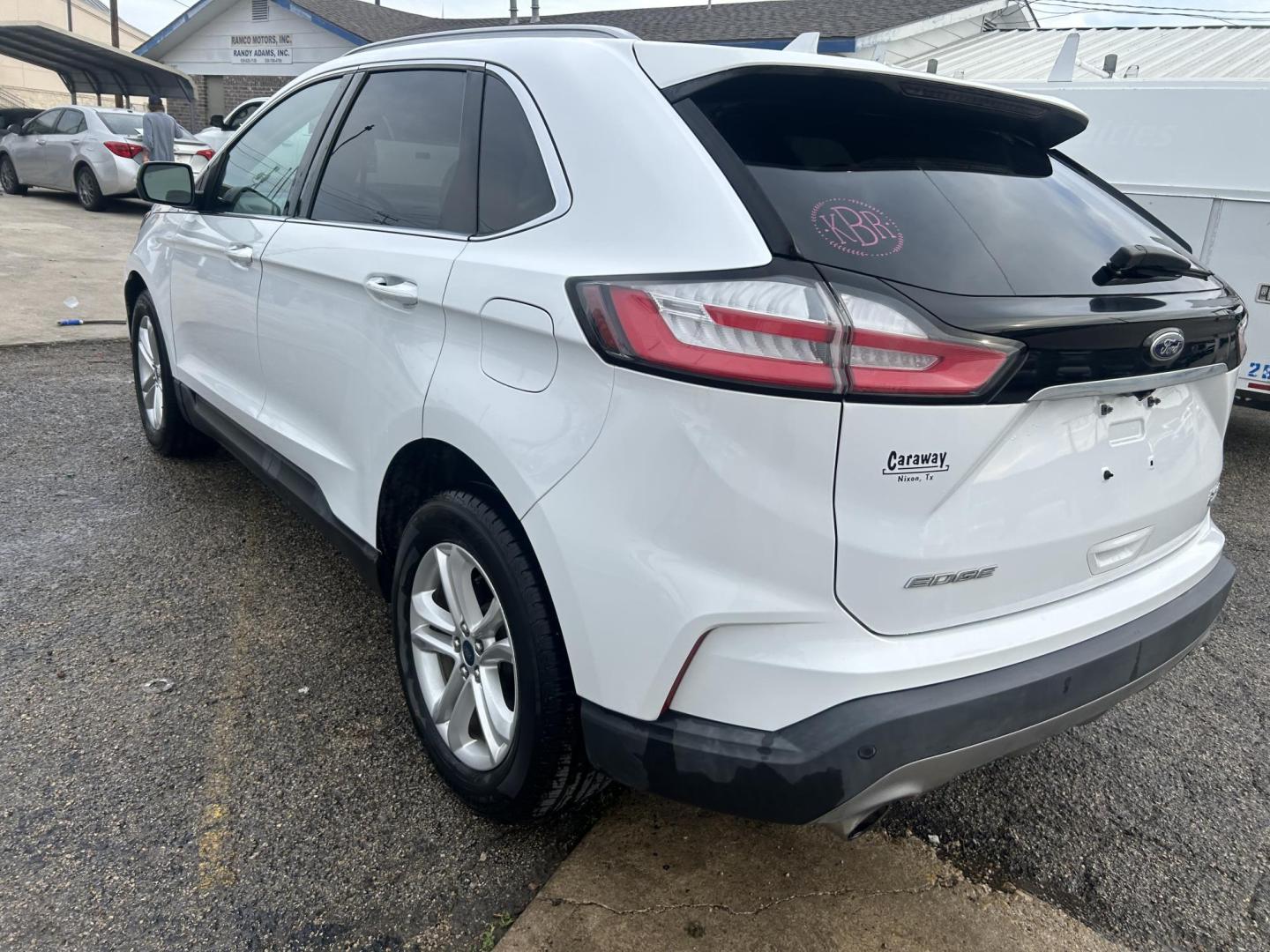 2019 White Ford Edge SEL FWD (2FMPK3J9XKB) with an 2.0L L4 DOHC 16V engine, 6A transmission, located at 1687 Business 35 S, New Braunfels, TX, 78130, (830) 625-7159, 29.655487, -98.051491 - Photo#7