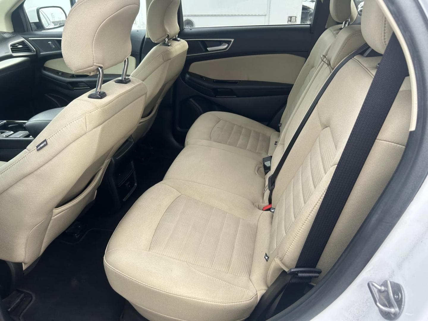 2019 White Ford Edge SEL FWD (2FMPK3J9XKB) with an 2.0L L4 DOHC 16V engine, 6A transmission, located at 1687 Business 35 S, New Braunfels, TX, 78130, (830) 625-7159, 29.655487, -98.051491 - Photo#8