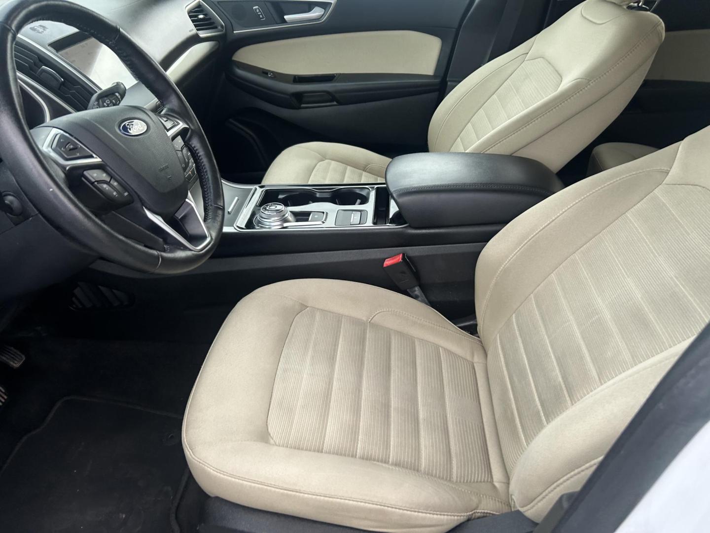 2019 White Ford Edge SEL FWD (2FMPK3J9XKB) with an 2.0L L4 DOHC 16V engine, 6A transmission, located at 1687 Business 35 S, New Braunfels, TX, 78130, (830) 625-7159, 29.655487, -98.051491 - Photo#10
