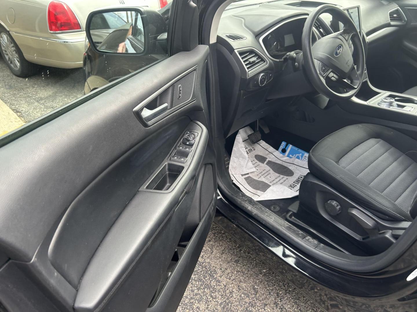 2021 Black Ford Edge SE AWD (2FMPK4G94MB) with an 2.0L L4 DOHC 16V engine, 6A transmission, located at 1687 Business 35 S, New Braunfels, TX, 78130, (830) 625-7159, 29.655487, -98.051491 - Photo#9