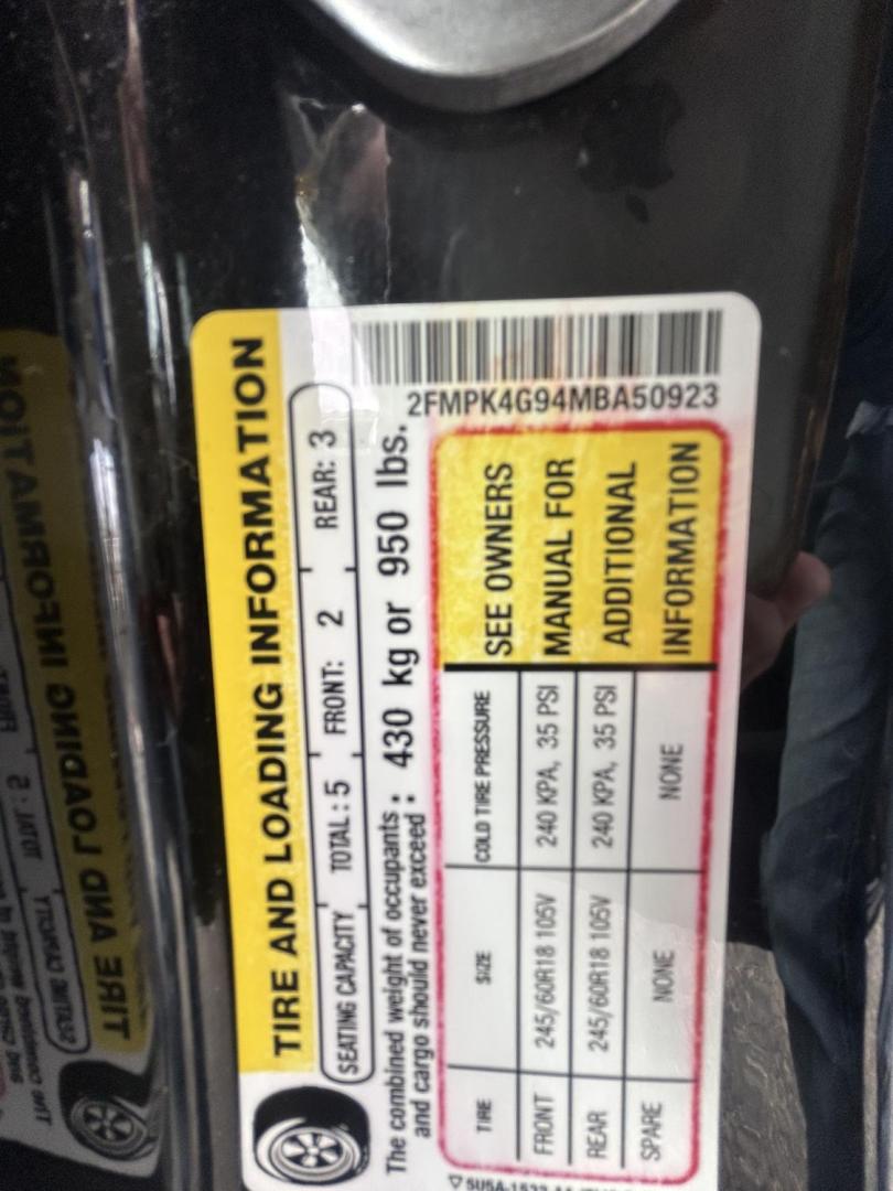 2021 Black Ford Edge SE AWD (2FMPK4G94MB) with an 2.0L L4 DOHC 16V engine, 6A transmission, located at 1687 Business 35 S, New Braunfels, TX, 78130, (830) 625-7159, 29.655487, -98.051491 - Photo#13