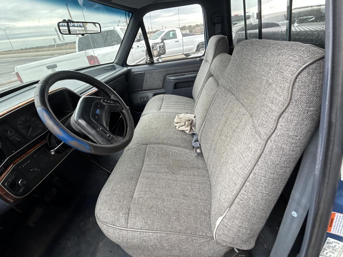 1991 Blue Ford F-150 Reg. Cab Long Bed 4WD (2FTEF14N1MC) with an 5.0L V8 OHV 16V engine, 4-Speed Automatic Overdrive transmission, located at 1687 Business 35 S, New Braunfels, TX, 78130, (830) 625-7159, 29.655487, -98.051491 - Photo#7