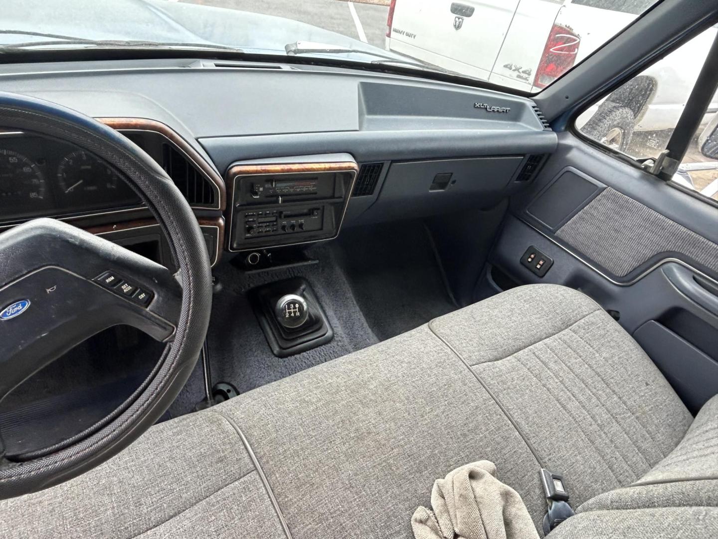 1991 Blue Ford F-150 Reg. Cab Long Bed 4WD (2FTEF14N1MC) with an 5.0L V8 OHV 16V engine, 4-Speed Automatic Overdrive transmission, located at 1687 Business 35 S, New Braunfels, TX, 78130, (830) 625-7159, 29.655487, -98.051491 - Photo#9