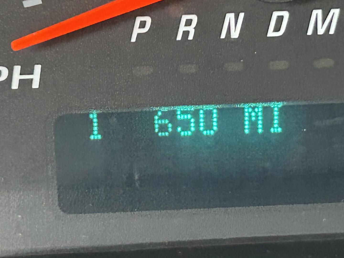 2016 White Chevrolet Express 2500 Cargo (1GCWGAFF2G1) with an 4.8L V8 FFV engine, 6A transmission, located at 1687 Business 35 S, New Braunfels, TX, 78130, (830) 625-7159, 29.655487, -98.051491 - Photo#8