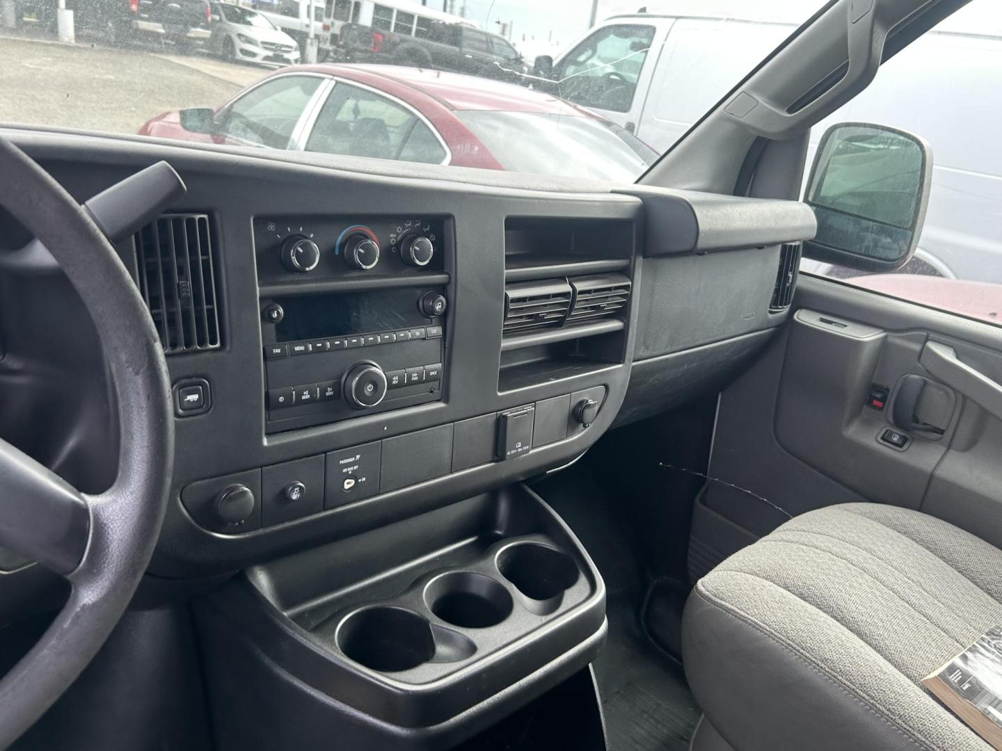 2016 White Chevrolet Express 2500 Cargo (1GCWGAFF2G1) with an 4.8L V8 FFV engine, 6A transmission, located at 1687 Business 35 S, New Braunfels, TX, 78130, (830) 625-7159, 29.655487, -98.051491 - Photo#9