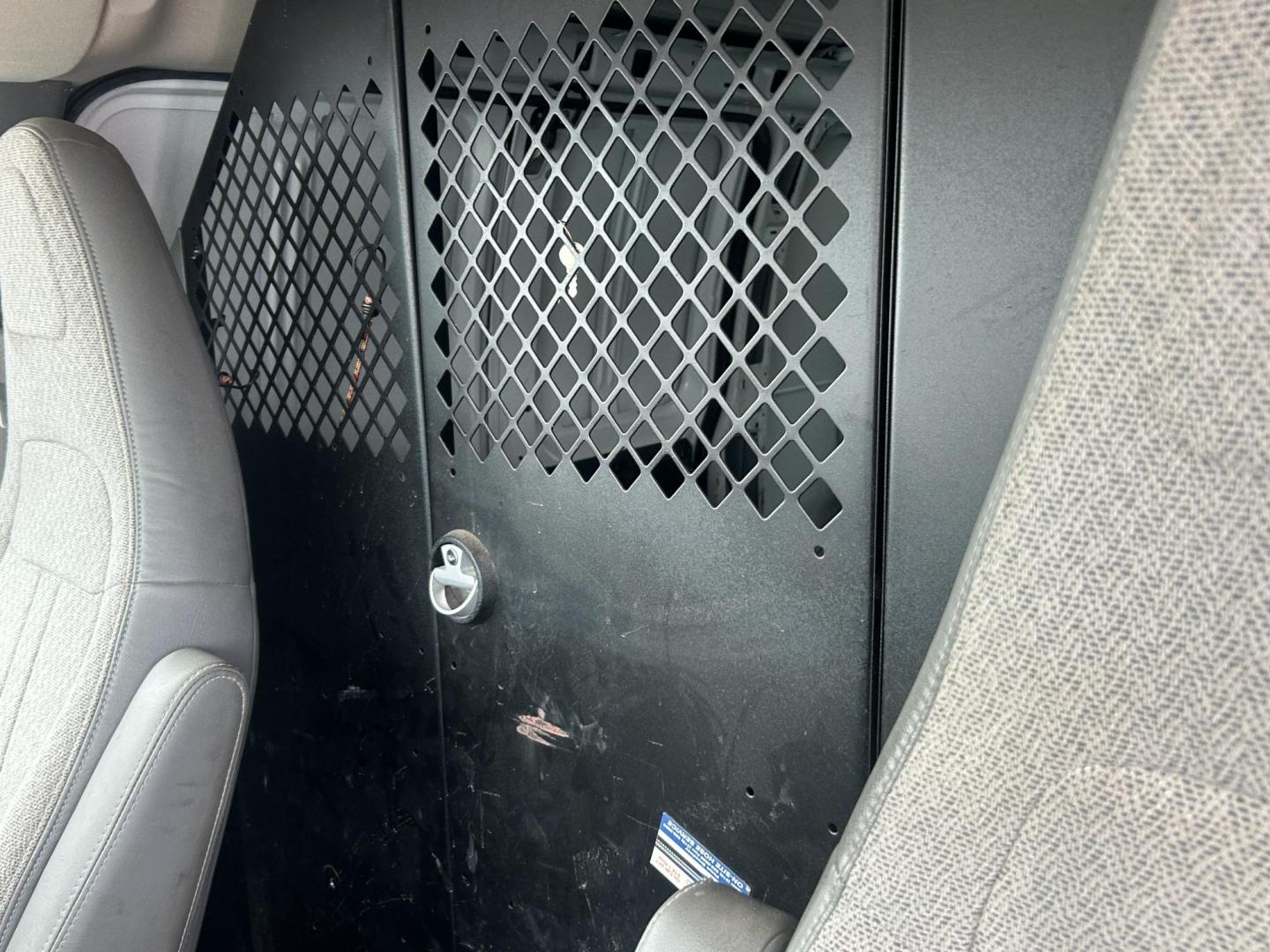 2016 White Chevrolet Express 2500 Cargo (1GCWGAFF2G1) with an 4.8L V8 FFV engine, 6A transmission, located at 1687 Business 35 S, New Braunfels, TX, 78130, (830) 625-7159, 29.655487, -98.051491 - Photo#10