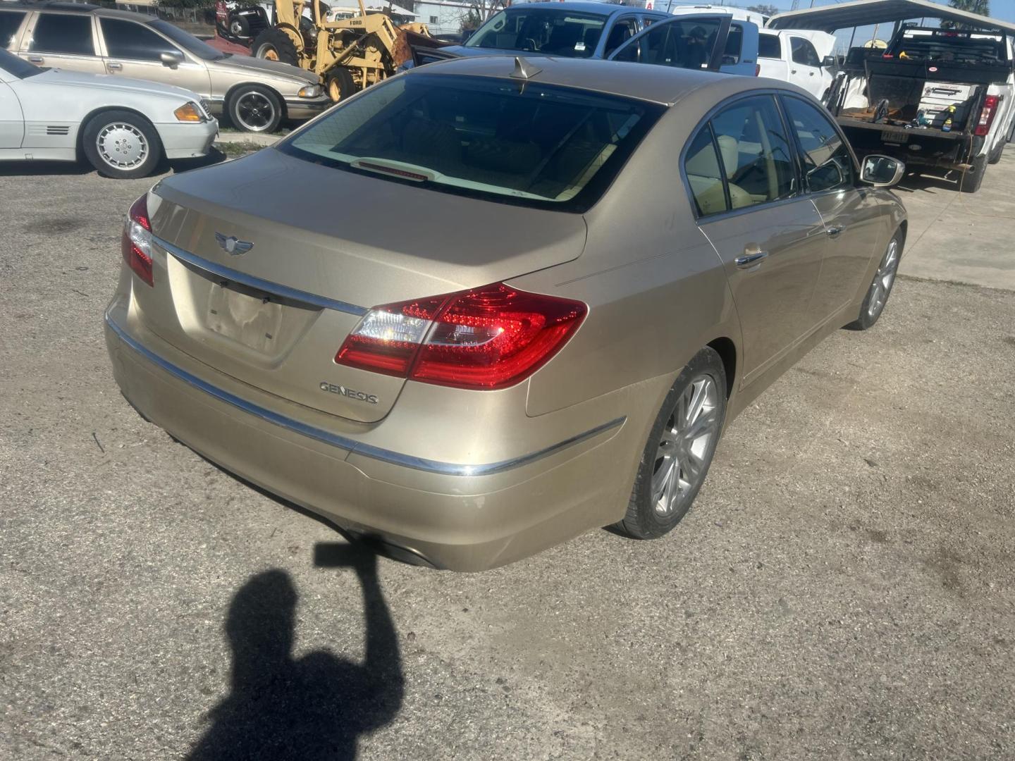 2012 Tan Hyundai Genesis 3.8L (KMHGC4DD0CU) with an 3.8L V6 DOHC 24V engine, 6-Speed Automatic transmission, located at 1687 Business 35 S, New Braunfels, TX, 78130, (830) 625-7159, 29.655487, -98.051491 - Photo#6