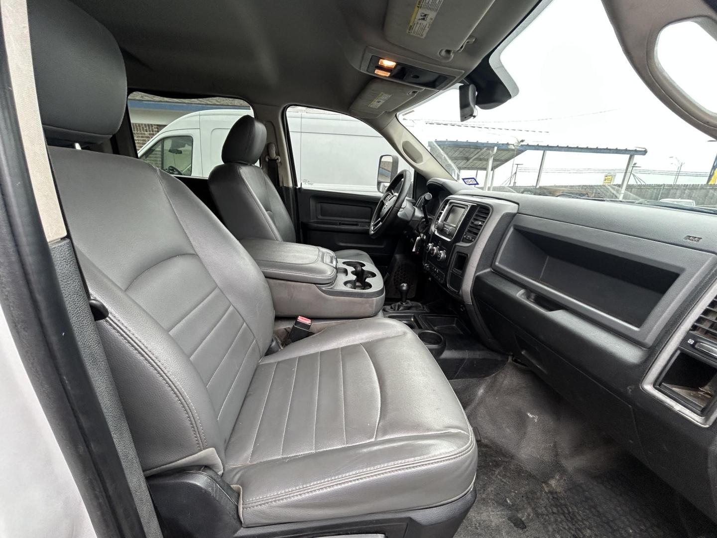 2015 White RAM 5500 Crew Cab LWB 4WD DRW (3C7WRNFL0FG) with an 6.7L L6 OHV 24V TURBO DIESEL engine, located at 1687 Business 35 S, New Braunfels, TX, 78130, (830) 625-7159, 29.655487, -98.051491 - Photo#2