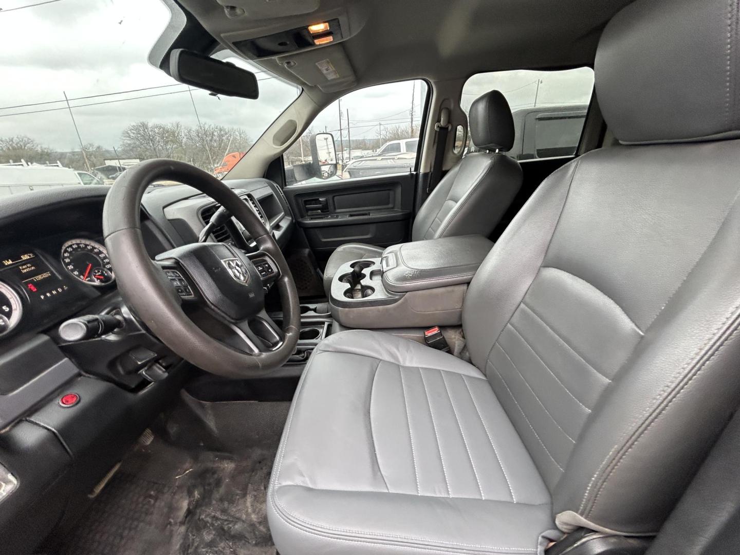 2015 White RAM 5500 Crew Cab LWB 4WD DRW (3C7WRNFL0FG) with an 6.7L L6 OHV 24V TURBO DIESEL engine, located at 1687 Business 35 S, New Braunfels, TX, 78130, (830) 625-7159, 29.655487, -98.051491 - Photo#11