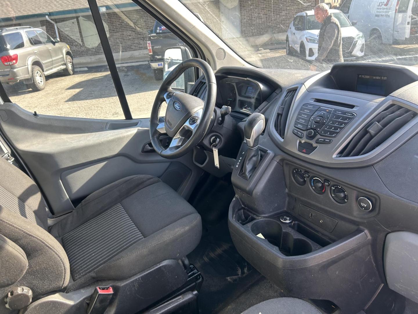 2016 White Ford Transit 250 Van Med. Roof w/Sliding Pass. 148-in. WB (1FTYR2CG0GK) with an 3.5L V6 DOHC 24V engine, 6A transmission, located at 1687 Business 35 S, New Braunfels, TX, 78130, (830) 625-7159, 29.655487, -98.051491 - Photo#3