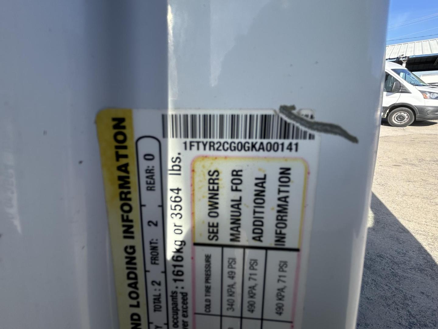 2016 White Ford Transit 250 Van Med. Roof w/Sliding Pass. 148-in. WB (1FTYR2CG0GK) with an 3.5L V6 DOHC 24V engine, 6A transmission, located at 1687 Business 35 S, New Braunfels, TX, 78130, (830) 625-7159, 29.655487, -98.051491 - Photo#12