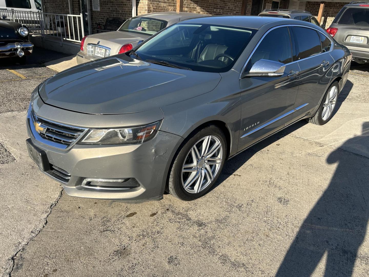 2019 White Chevrolet Impala Premier (2G1105S37K9) with an 3.6L V6 DOHC 24V engine, 6A transmission, located at 1687 Business 35 S, New Braunfels, TX, 78130, (830) 625-7159, 29.655487, -98.051491 - Photo#0