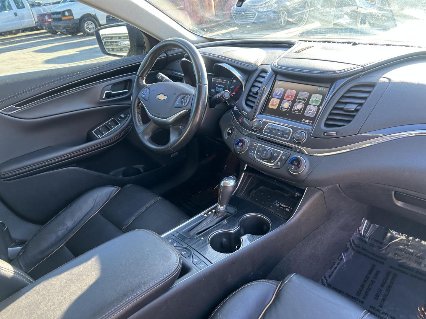 2019 White Chevrolet Impala Premier (2G1105S37K9) with an 3.6L V6 DOHC 24V engine, 6A transmission, located at 1687 Business 35 S, New Braunfels, TX, 78130, (830) 625-7159, 29.655487, -98.051491 - Photo#3