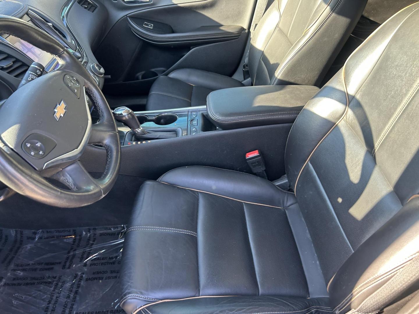 2019 White Chevrolet Impala Premier (2G1105S37K9) with an 3.6L V6 DOHC 24V engine, 6A transmission, located at 1687 Business 35 S, New Braunfels, TX, 78130, (830) 625-7159, 29.655487, -98.051491 - Photo#10