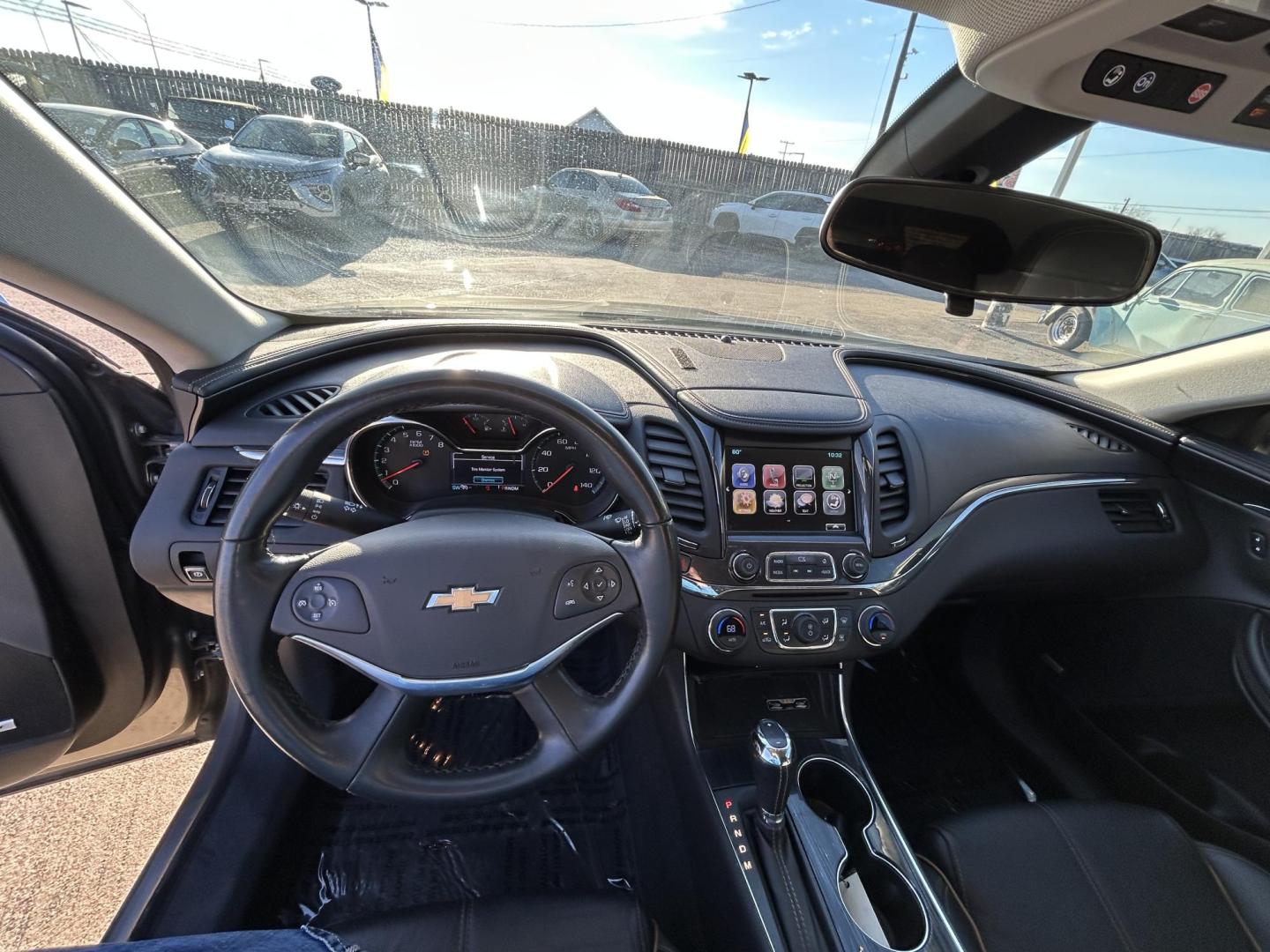 2019 White Chevrolet Impala Premier (2G1105S37K9) with an 3.6L V6 DOHC 24V engine, 6A transmission, located at 1687 Business 35 S, New Braunfels, TX, 78130, (830) 625-7159, 29.655487, -98.051491 - Photo#11