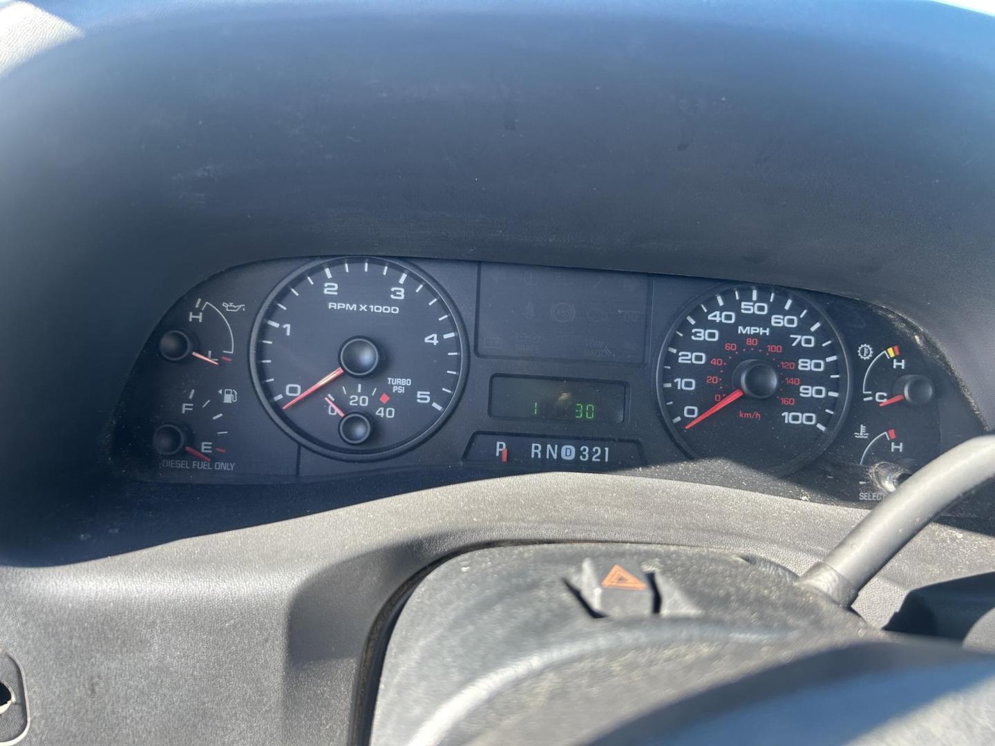 2006 White Ford F-450 SD Regular Cab 4WD DRW (1FDXF47P46E) with an 6.0L V8 OHV 32V TURBO DIESEL engine, located at 1687 Business 35 S, New Braunfels, TX, 78130, (830) 625-7159, 29.655487, -98.051491 - Photo#7