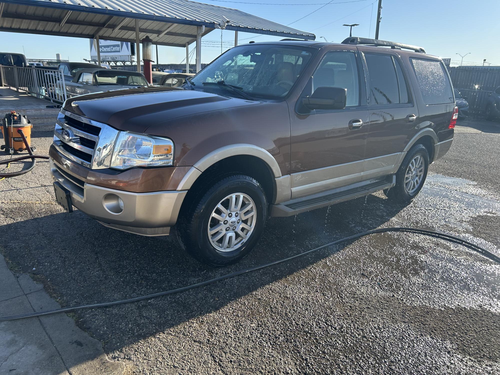 photo of 2011 Ford Expedition XLT 2WD
