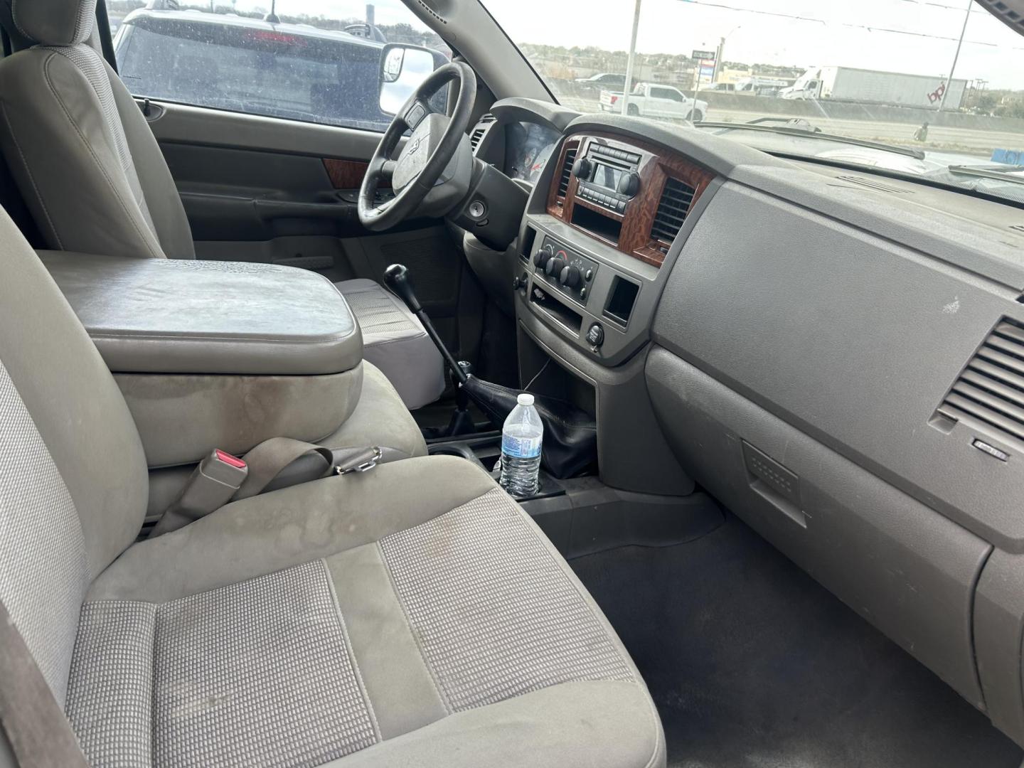 2006 White Dodge Ram 3500 Laramie Quad Cab 4WD (3D7LX38C66G) with an 5.9L L6 OHV 24V TURBO DIESEL engine, located at 1687 Business 35 S, New Braunfels, TX, 78130, (830) 625-7159, 29.655487, -98.051491 - Photo#2