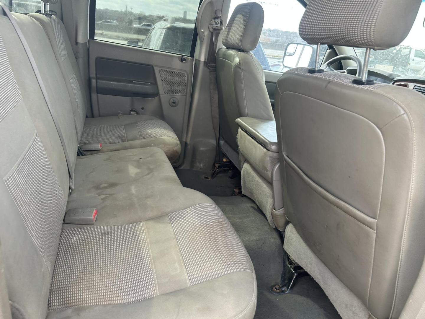 2006 White Dodge Ram 3500 Laramie Quad Cab 4WD (3D7LX38C66G) with an 5.9L L6 OHV 24V TURBO DIESEL engine, located at 1687 Business 35 S, New Braunfels, TX, 78130, (830) 625-7159, 29.655487, -98.051491 - Photo#4