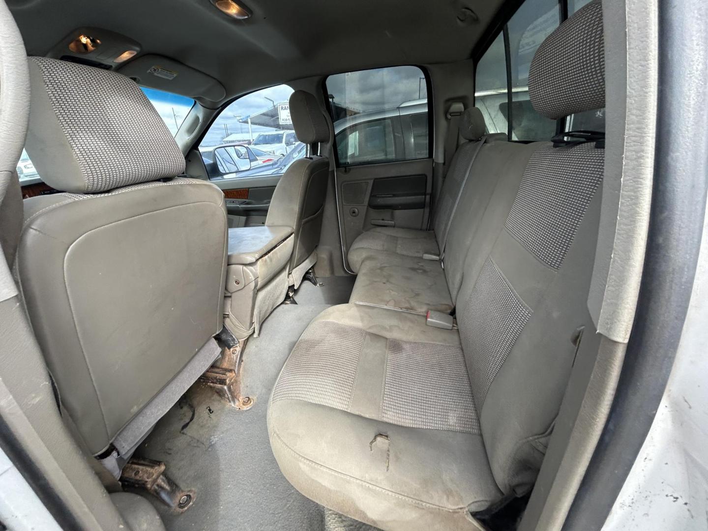 2006 White Dodge Ram 3500 Laramie Quad Cab 4WD (3D7LX38C66G) with an 5.9L L6 OHV 24V TURBO DIESEL engine, located at 1687 Business 35 S, New Braunfels, TX, 78130, (830) 625-7159, 29.655487, -98.051491 - Photo#8