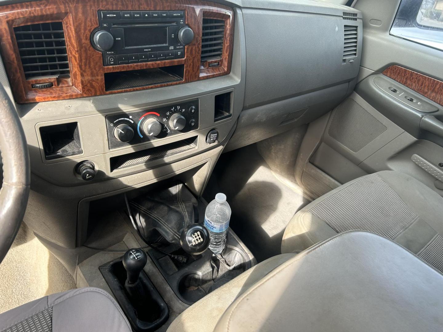 2006 White Dodge Ram 3500 Laramie Quad Cab 4WD (3D7LX38C66G) with an 5.9L L6 OHV 24V TURBO DIESEL engine, located at 1687 Business 35 S, New Braunfels, TX, 78130, (830) 625-7159, 29.655487, -98.051491 - Photo#12