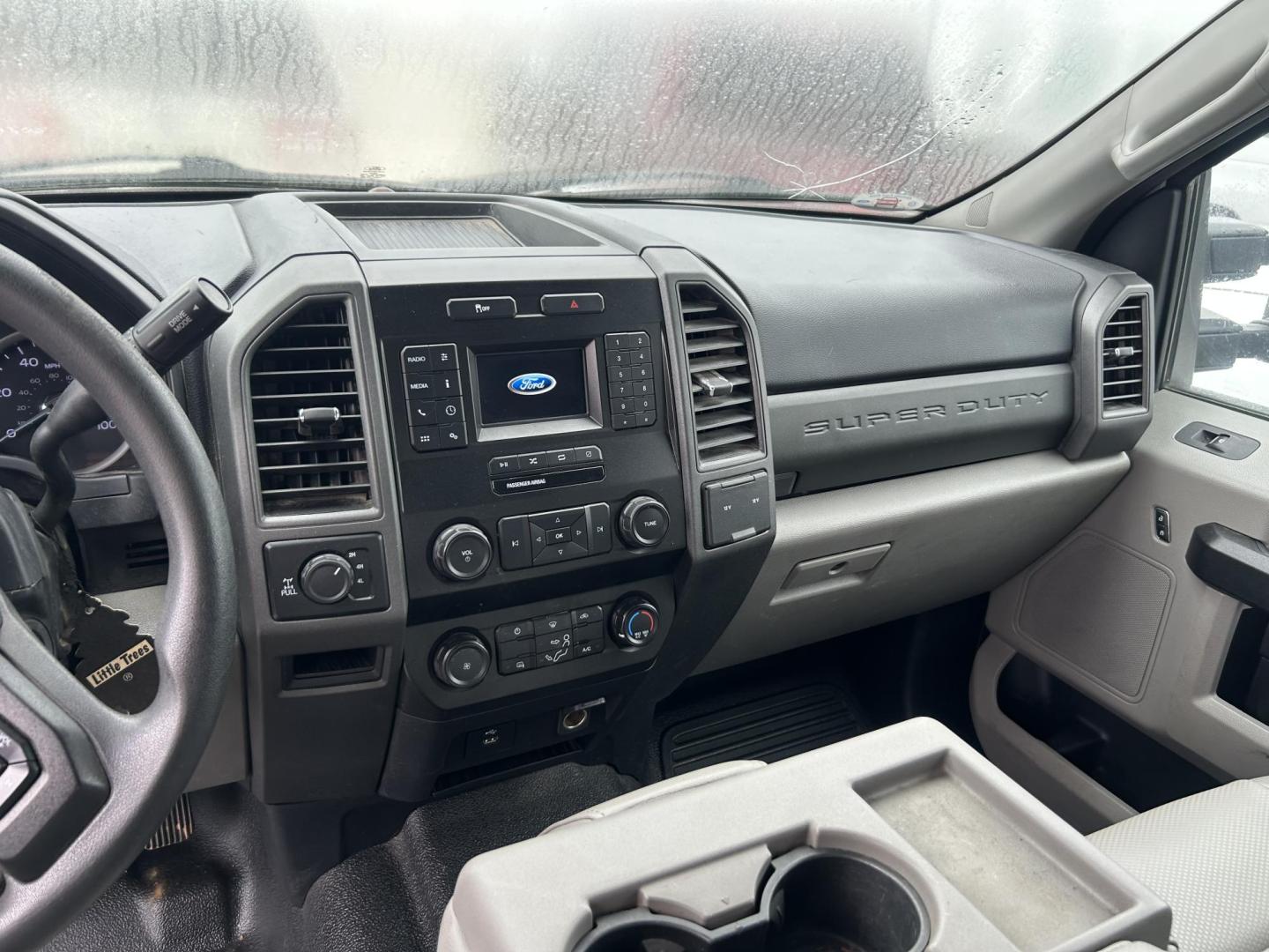 2021 White Ford F-250 SD XL SuperCab Long Bed 4WD (1FT7X2B67ME) with an 6.2L V8 OHV 16V engine, 6A transmission, located at 1687 Business 35 S, New Braunfels, TX, 78130, (830) 625-7159, 29.655487, -98.051491 - Photo#6