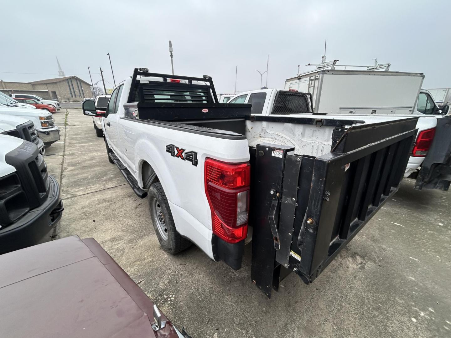 2021 White Ford F-250 SD XL SuperCab Long Bed 4WD (1FT7X2B67ME) with an 6.2L V8 OHV 16V engine, 6A transmission, located at 1687 Business 35 S, New Braunfels, TX, 78130, (830) 625-7159, 29.655487, -98.051491 - Photo#3