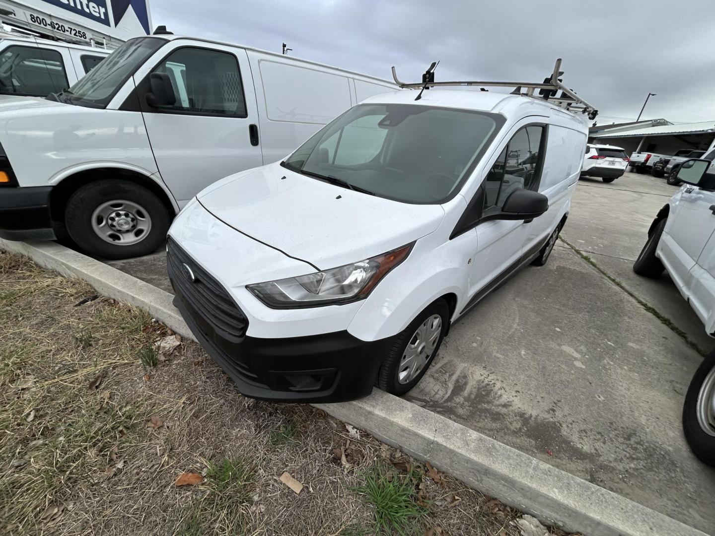 2020 White Ford Transit Connect Cargo Van XL LWB w/Rear 180 Degree Door (NM0LS7E26L1) with an 2.5L L4 DOHC 16V engine, 6A transmission, located at 1687 Business 35 S, New Braunfels, TX, 78130, (830) 625-7159, 29.655487, -98.051491 - Photo#0