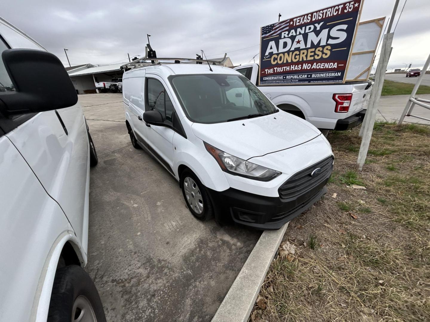 2020 White Ford Transit Connect Cargo Van XL LWB w/Rear 180 Degree Door (NM0LS7E26L1) with an 2.5L L4 DOHC 16V engine, 6A transmission, located at 1687 Business 35 S, New Braunfels, TX, 78130, (830) 625-7159, 29.655487, -98.051491 - Photo#1