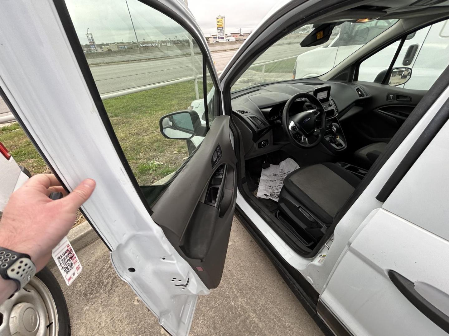 2020 White Ford Transit Connect Cargo Van XL LWB w/Rear 180 Degree Door (NM0LS7E26L1) with an 2.5L L4 DOHC 16V engine, 6A transmission, located at 1687 Business 35 S, New Braunfels, TX, 78130, (830) 625-7159, 29.655487, -98.051491 - Photo#7