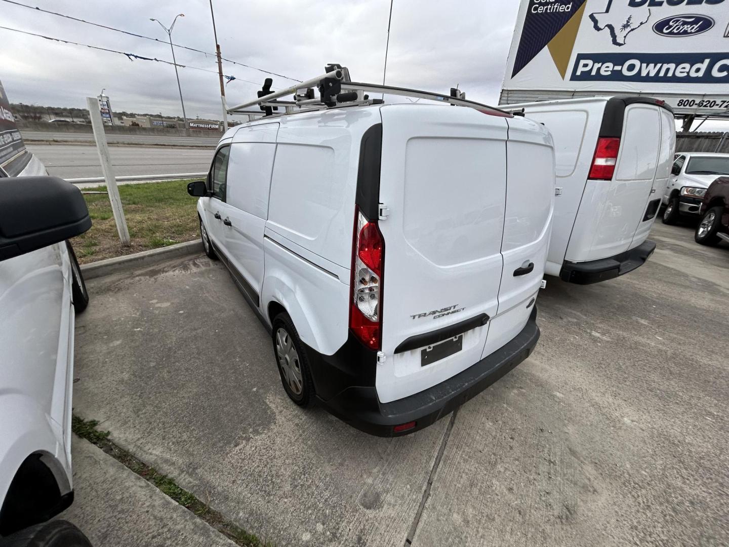 2020 White Ford Transit Connect Cargo Van XL LWB w/Rear 180 Degree Door (NM0LS7E26L1) with an 2.5L L4 DOHC 16V engine, 6A transmission, located at 1687 Business 35 S, New Braunfels, TX, 78130, (830) 625-7159, 29.655487, -98.051491 - Photo#5